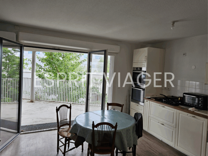 Esprit Viager VENDRE SON BIEN EN VIAGER BORDEAUX Cuisine Vue Terrasse